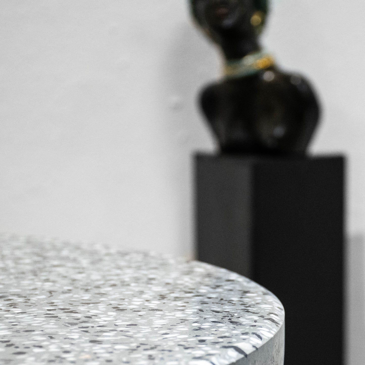 Szürke színű beton terrazzo dohányzó asztal lap 80cm