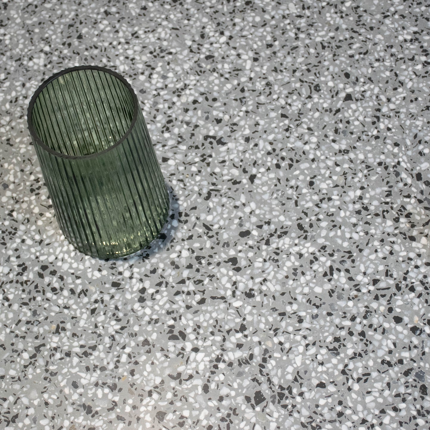 Szürke színű beton terrazzo dohányzó asztal lap 80cm