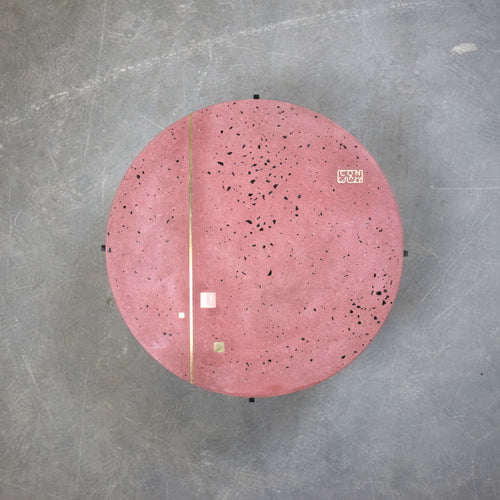 Rózsaszín beton intarzia-terrazzo kávézó asztal 60cm